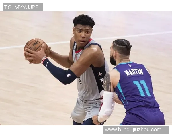 科塔全力以赴创生涯新高20个篮板8投3中斩获6分展现拼搏精神